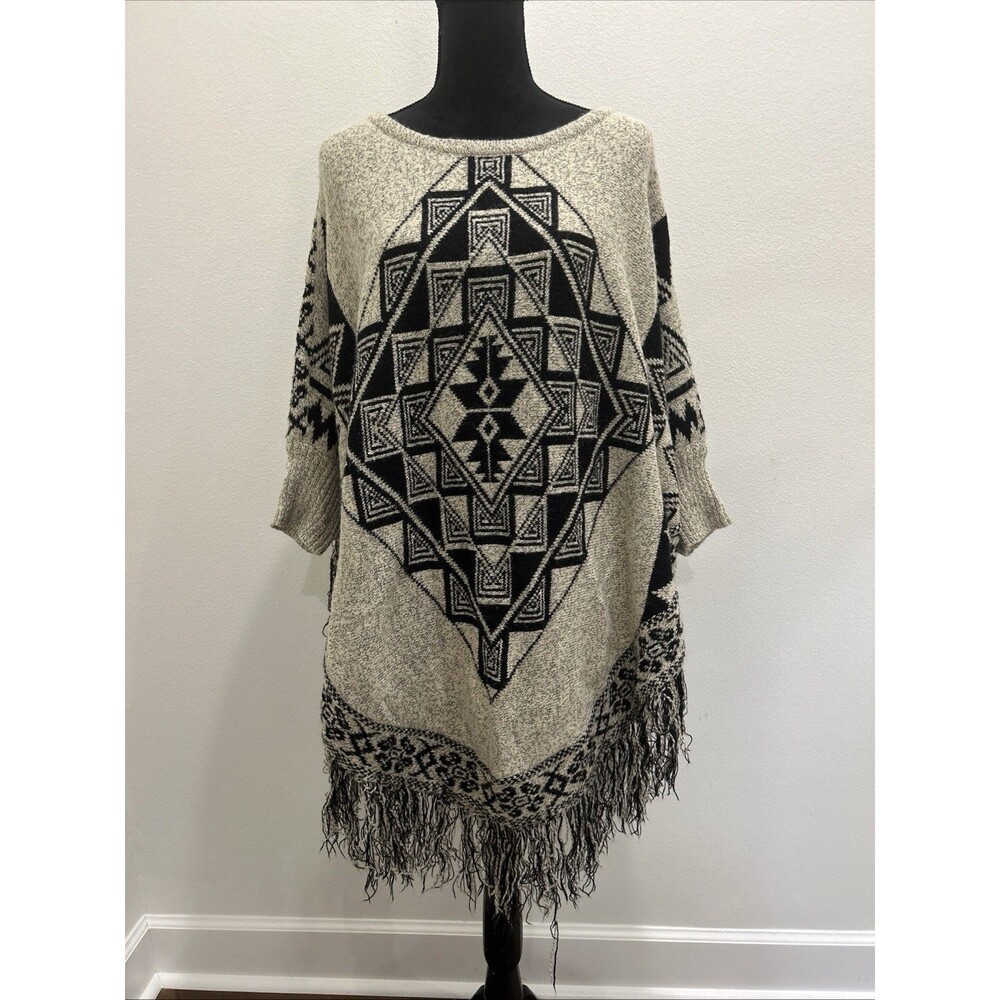 Bobeau Womens Sz S Cozy Poncho Top Fringed Tan Black Boho Southwestern